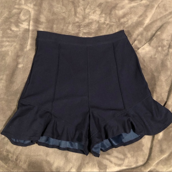 Ruffle shorts - Picture 3 of 5